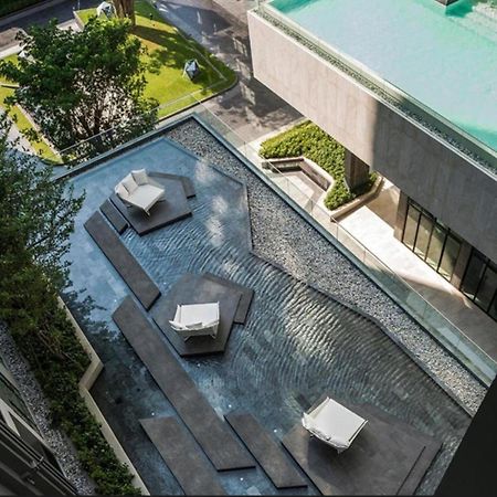 The Base Central Pattaya By Mickey Esterno foto