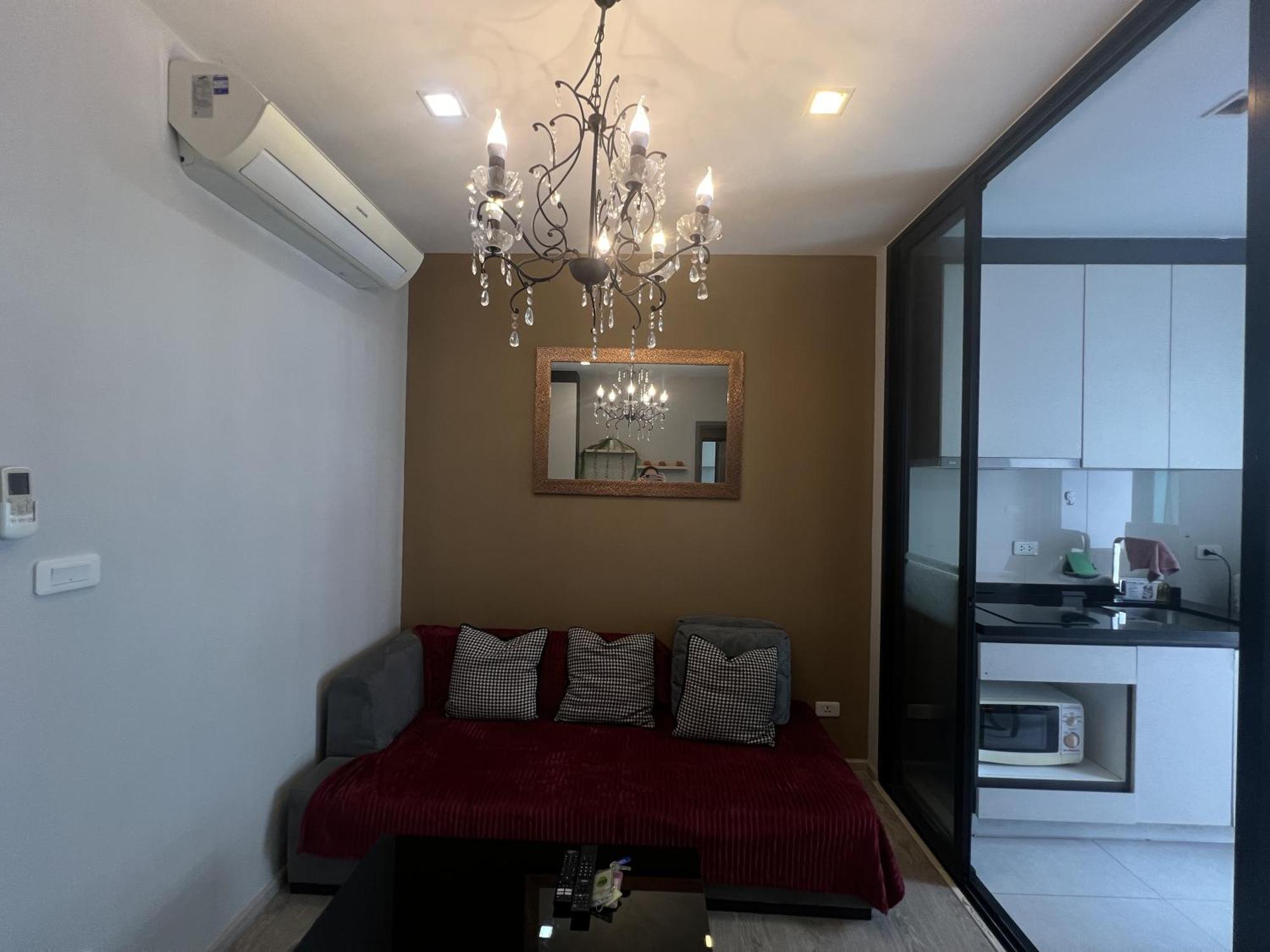The Base Central Pattaya By Mickey Esterno foto