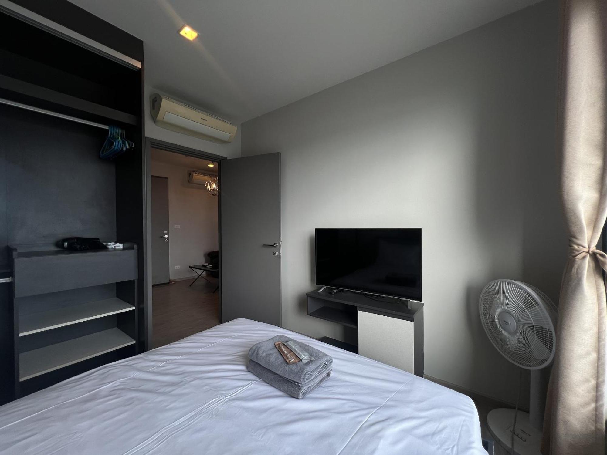 The Base Central Pattaya By Mickey Esterno foto